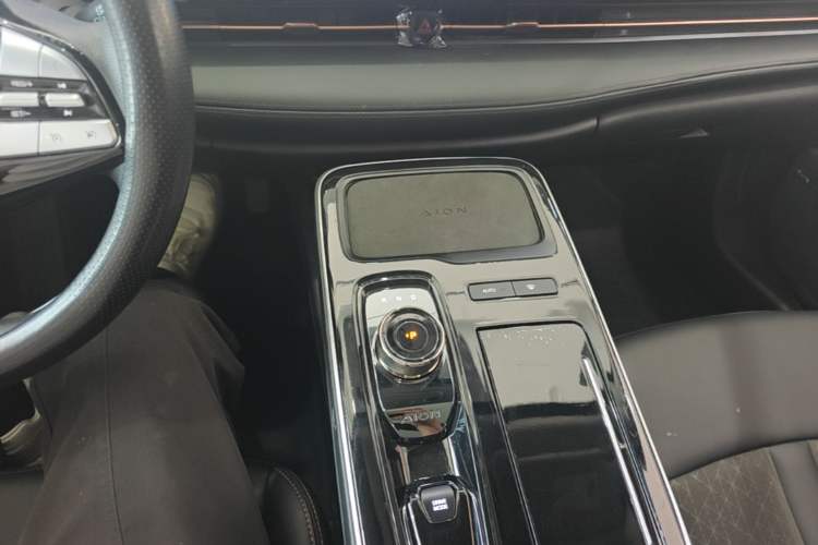 Used AION S 2023 Meizu 580 Lithium Iron Phosphate Gear Lever