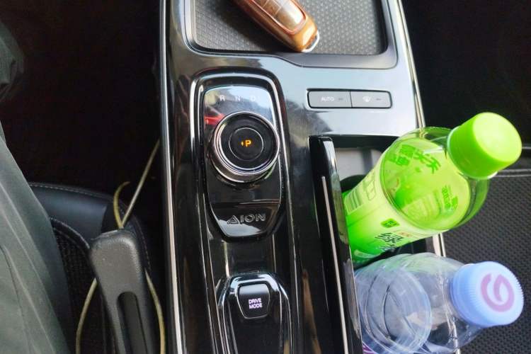 Used AION S 2023 Meizu 580 Lithium Iron Phosphate Gear Lever