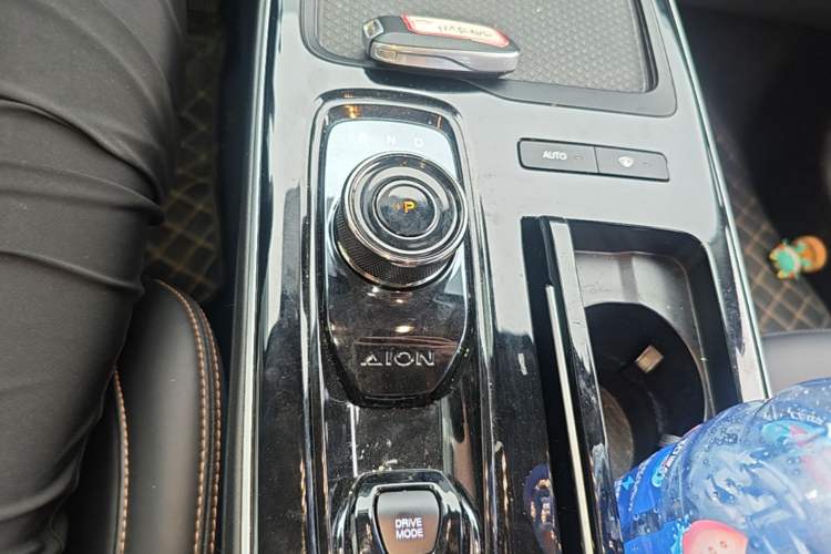 Used AION S 2023 Meizu 580 Lithium Iron Phosphate Gear Lever
