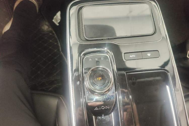Used AION S 2023 Meizu 580 Lithium Iron Phosphate Gear Lever