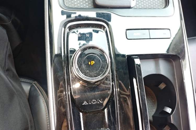 Used AION S 2023 Meizu 580 Lithium Iron Phosphate Gear Lever