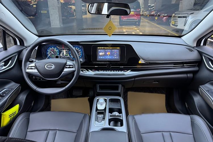 Used AION S 2023 Xuan 530 48.67 kWh Lithium Iron Phosphate Interior 1