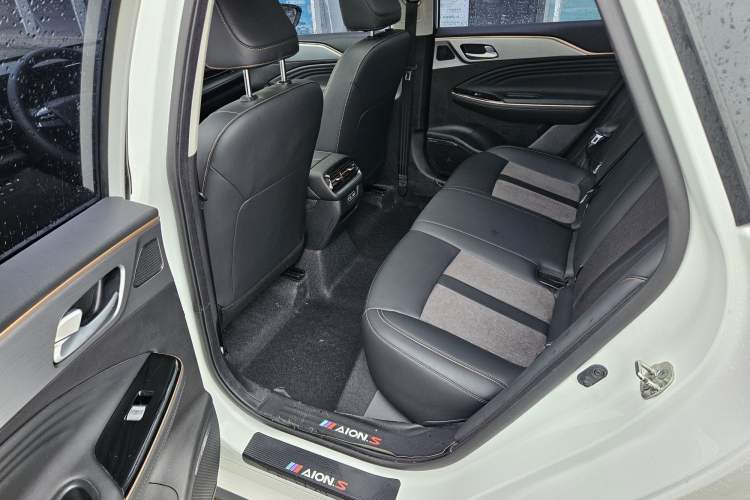 Used AION S 2023 Meizu 580 Lithium Iron Phosphate Interior 3