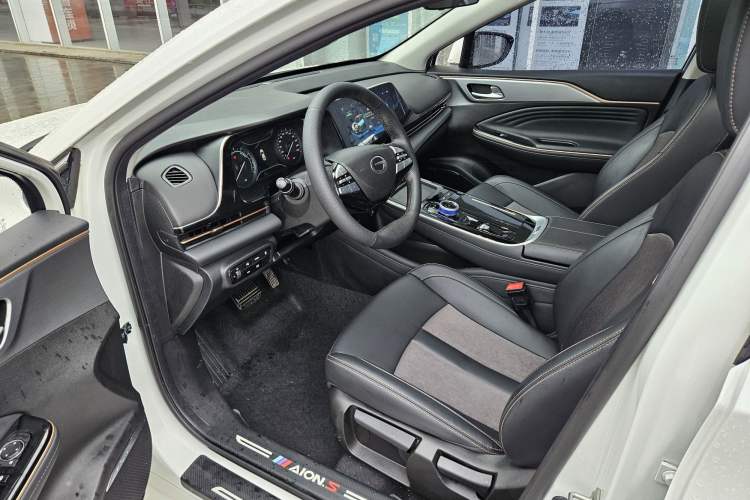 Used AION S 2023 Meizu 580 Lithium Iron Phosphate Interior 4
