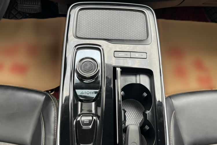 Used AION S 2023 Meizu 580 Lithium Iron Phosphate Interior 4