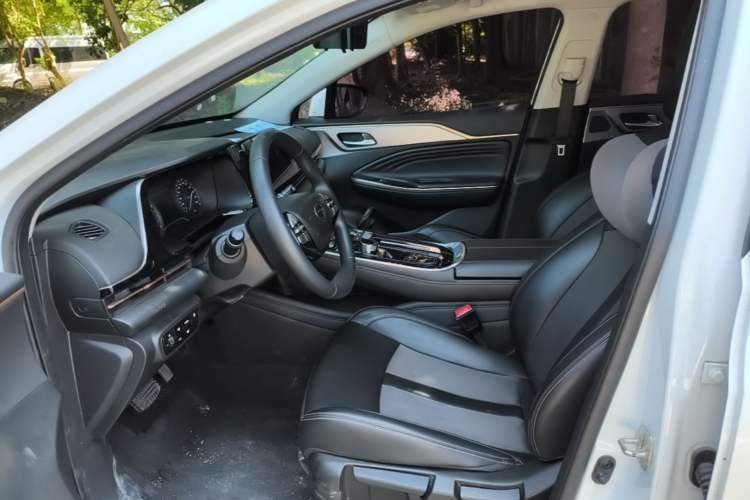 Used AION S 2023 Xuan 580 55.5 kWh Lithium Iron Phosphate Left Front Seat
