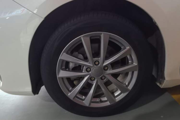 Used AION S 2023 Xuan 580 55.2 kWh Lithium Iron Phosphate Left Front Wheel Hub