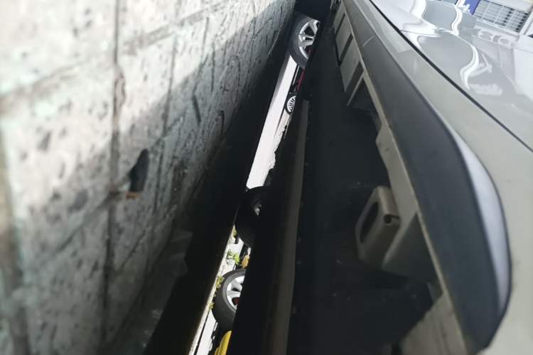 Used AION S 2023 Meizu 580 Lithium Iron Phosphate Left Side Sill