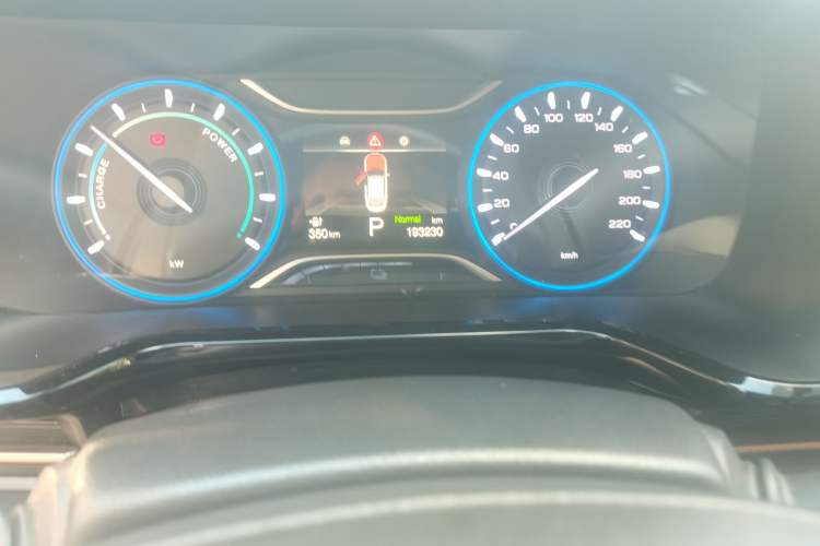 Used AION S 2023 Meizu 580 Lithium Iron Phosphate Odometer Close Up