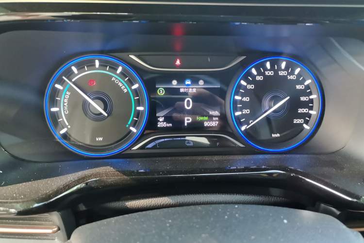 Used AION S 2023 Meizu 580 Lithium Iron Phosphate Odometer Close Up
