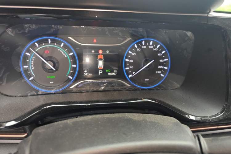 Used AION S 2023 Meizu 580 Lithium Iron Phosphate Odometer Close Up