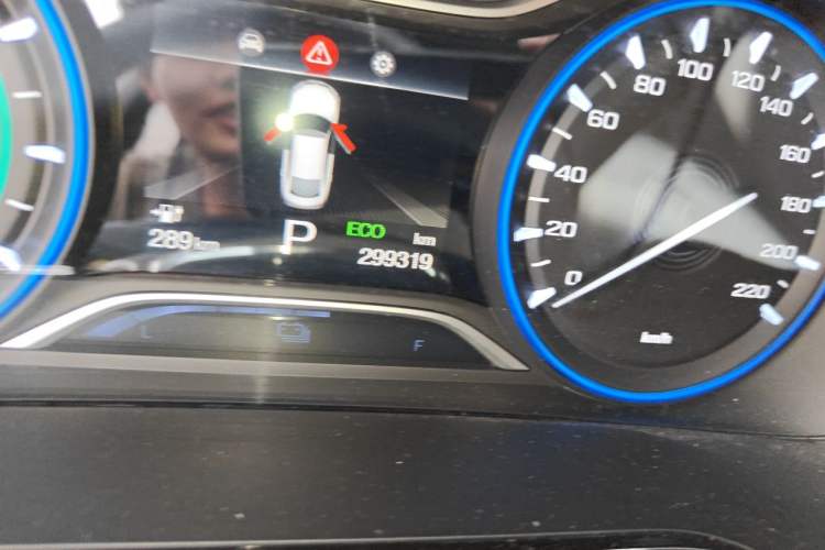 Used AION S 2023 Meizu 580 Lithium Iron Phosphate Odometer Close Up