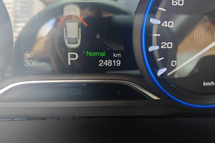 Used AION S 2023 Meizu 580 Lithium Iron Phosphate Odometer Close Up