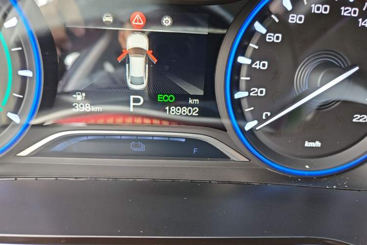 Used AION S 2023 Meizu 580 Lithium Iron Phosphate Odometer Close Up