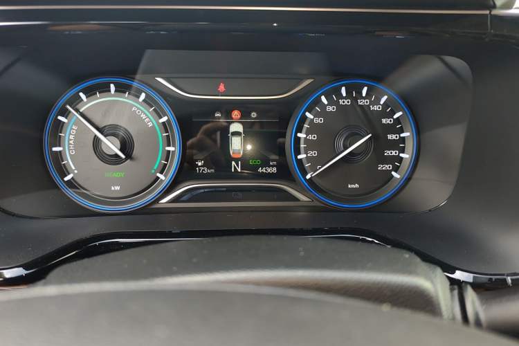 Used AION S 2023 Meizu 580 Lithium Iron Phosphate Odometer Close Up