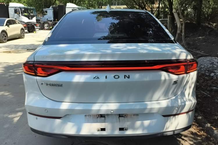 Used AION S 2023 Xuan 580 55.5 kWh Lithium Iron Phosphate Rear