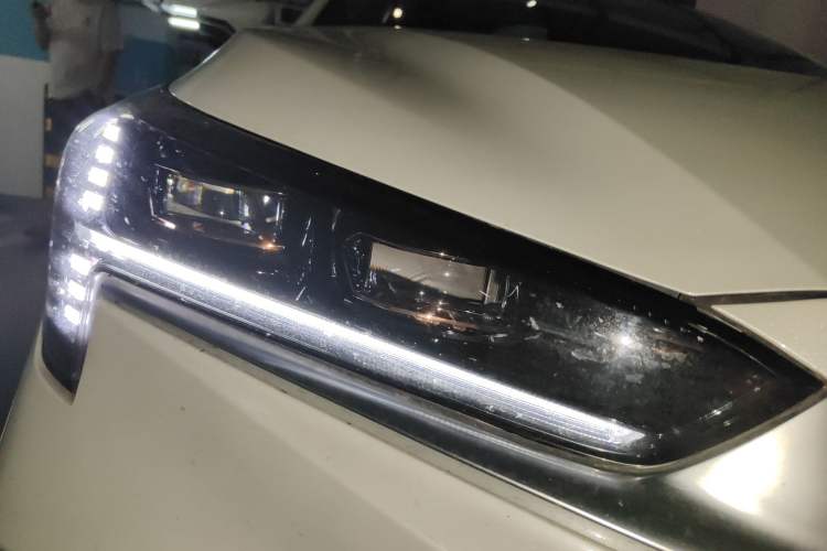 Used AION S 2023 Meizu 580 Lithium Iron Phosphate Right Front Headlight