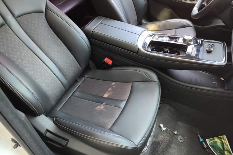 Used AION S 2023 Xuan 580 55.5 kWh Lithium Iron Phosphate Right Front Seat