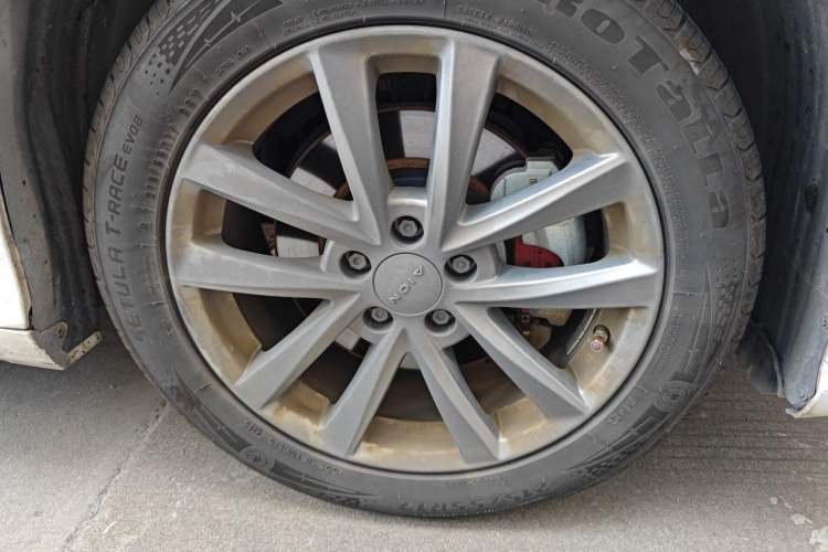 Used AION S 2023 Meizu 580 Lithium Iron Phosphate Right Front Wheel Hub