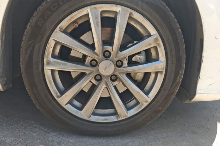 Used AION S 2023 Meizu 580 Lithium Iron Phosphate Right Front Wheel Hub