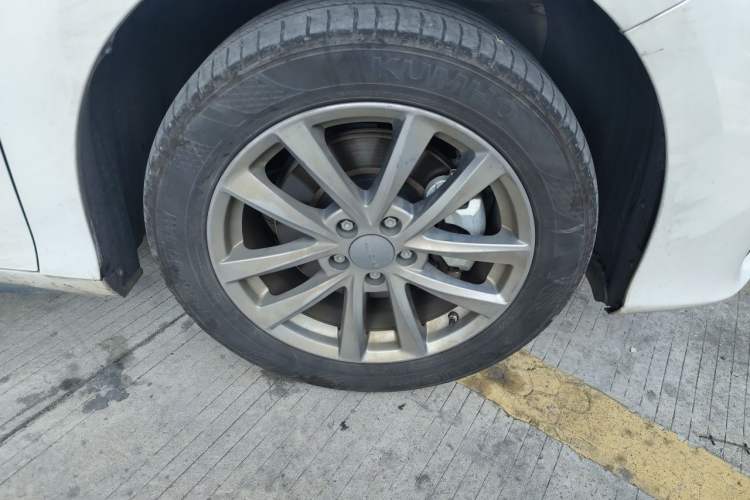 Used AION S 2023 Meizu 580 Lithium Iron Phosphate Right Front Wheel Hub