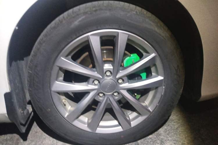 Used AION S 2023 Meizu 580 Lithium Iron Phosphate Right Front Wheel Hub