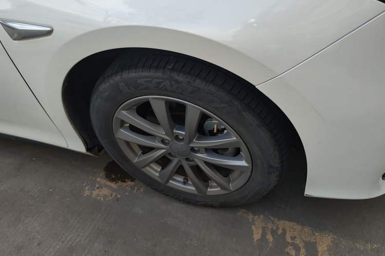 Used AION S 2023 Meizu 580 Lithium Iron Phosphate Right Front Wheel Hub