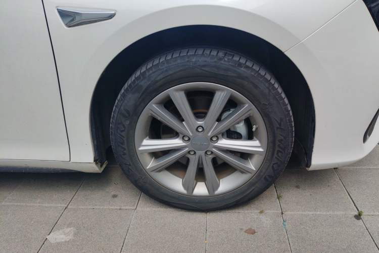Used AION S 2023 Meizu 580 Lithium Iron Phosphate Right Front Wheel Hub