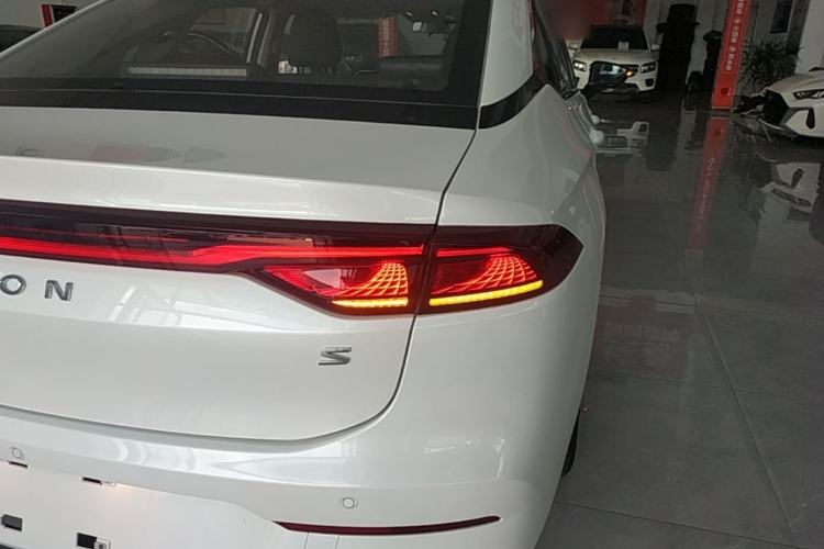Used AION S 2023 Meizu 580 Lithium Iron Phosphate Right Rear Taillight
