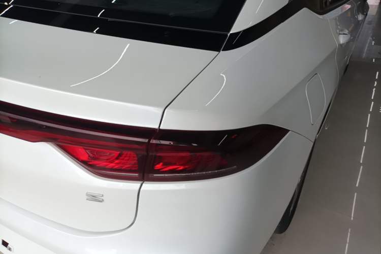 Used AION S 2023 Meizu 580 Lithium Iron Phosphate Right Rear Taillight