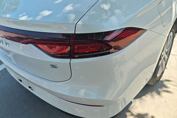 Used AION S 2023 Meizu 580 Lithium Iron Phosphate Right Rear Taillight