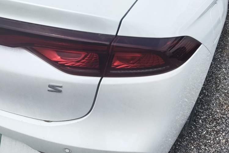 Used AION S 2023 Meizu 580 Lithium Iron Phosphate Right Rear Taillight