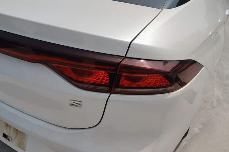 Used AION S 2023 Meizu 580 Lithium Iron Phosphate Right Rear Taillight