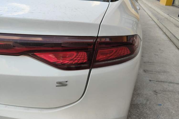 Used AION S 2023 Meizu 580 Lithium Iron Phosphate Right Rear Taillight