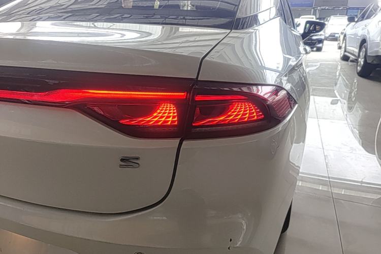 Used AION S 2023 Meizu 580 Lithium Iron Phosphate Right Rear Taillight
