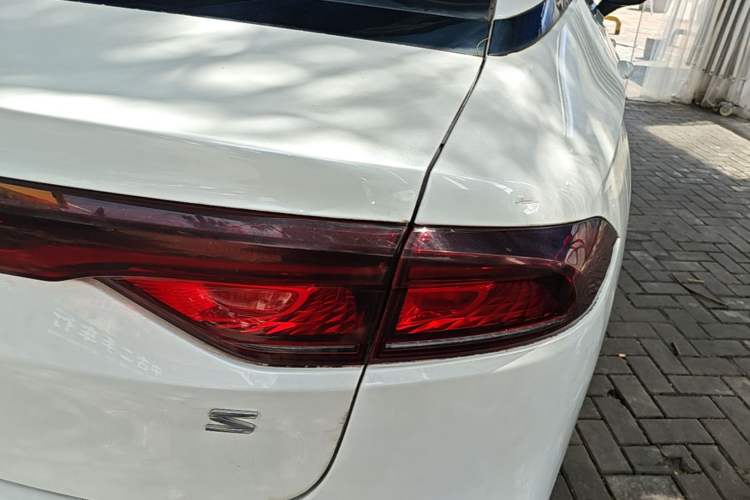 Used AION S 2023 Meizu 580 Lithium Iron Phosphate Right Rear Taillight