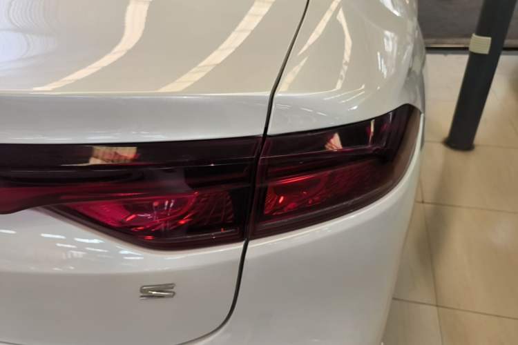 Used AION S 2023 Meizu 580 Lithium Iron Phosphate Right Rear Taillight