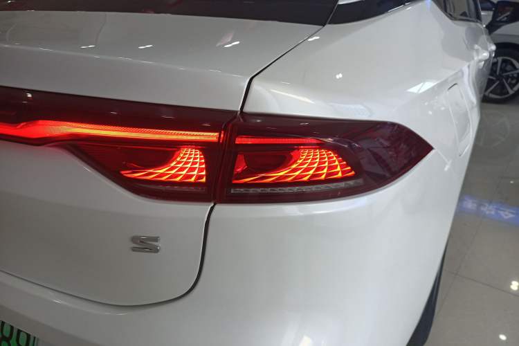 Used AION S 2023 Meizu 580 Lithium Iron Phosphate Right Rear Taillight
