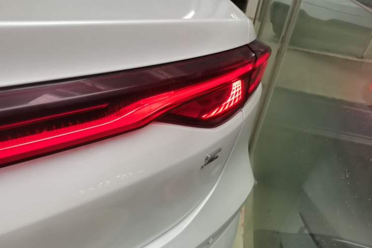 Used AION S 2023 Meizu 580 Lithium Iron Phosphate Right Rear Taillight