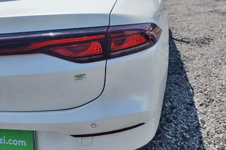 Used AION S 2023 Meizu 580 Lithium Iron Phosphate Right Rear Taillight