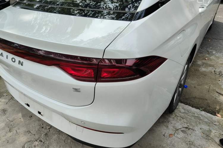 Used AION S 2023 Meizu 580 Lithium Iron Phosphate Right Rear Taillight