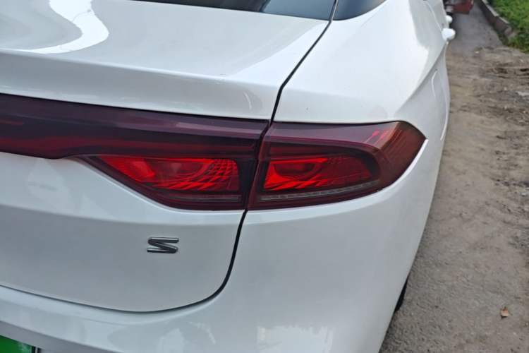 Used AION S 2023 Meizu 580 Lithium Iron Phosphate Right Rear Taillight