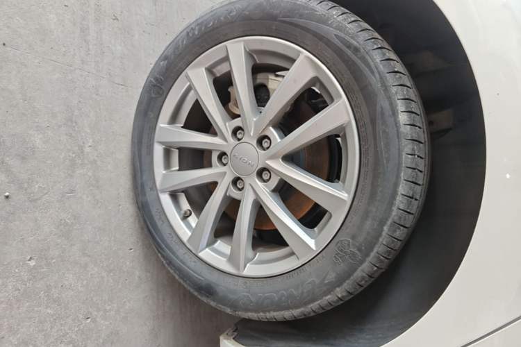 Used AION S 2023 Meizu 580 Lithium Iron Phosphate Right Rear Wheel Hub