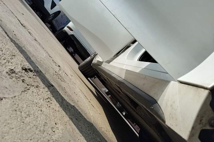 Used AION S 2023 Meizu 580 Lithium Iron Phosphate Right Side Sill