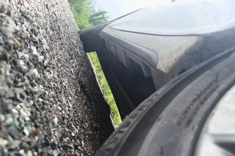 Used AION S 2023 Meizu 580 Lithium Iron Phosphate Right Side Sill