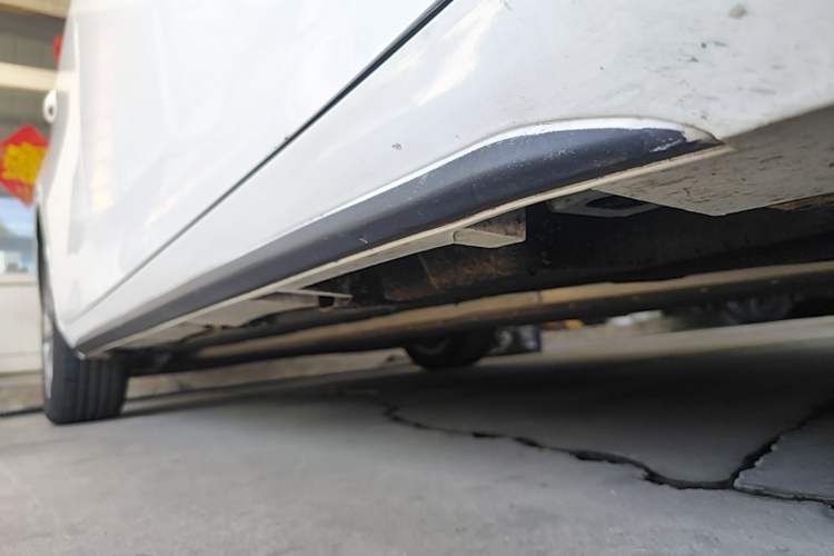 Used AION S 2023 Meizu 580 Lithium Iron Phosphate Right Side Sill