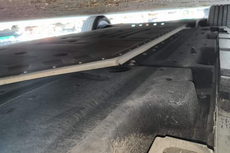 Used AION S 2023 Xuan 580 55.5 kWh Lithium Iron Phosphate Right Side Sill