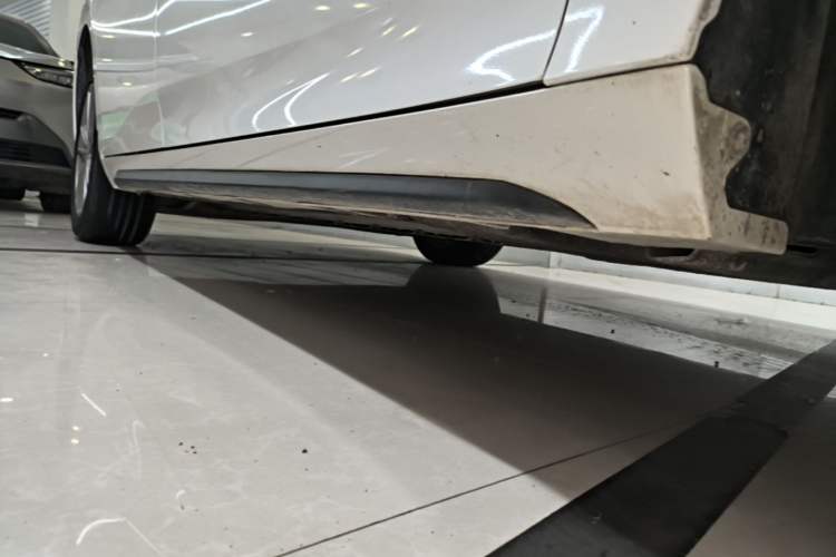 Used AION S 2023 Meizu 580 Lithium Iron Phosphate Right Side Sill