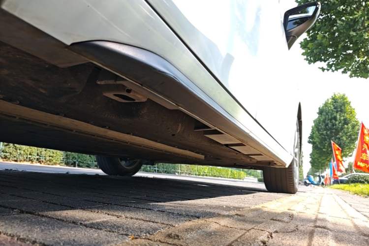 Used AION S 2023 Meizu 580 Lithium Iron Phosphate Right Side Sill