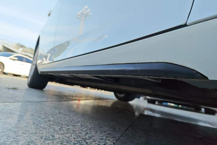 Used AION S 2023 Meizu 580 Lithium Iron Phosphate Right Side Sill